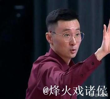 刘炜剖析阿不都上场时间少,北京发布会聚焦防守和篮板问题。 刘炜剖析阿不都上场时间少,北京发布会聚焦防守和篮板问题。